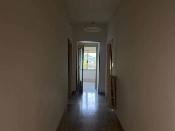 Image No.20-4 Bed Property for sale