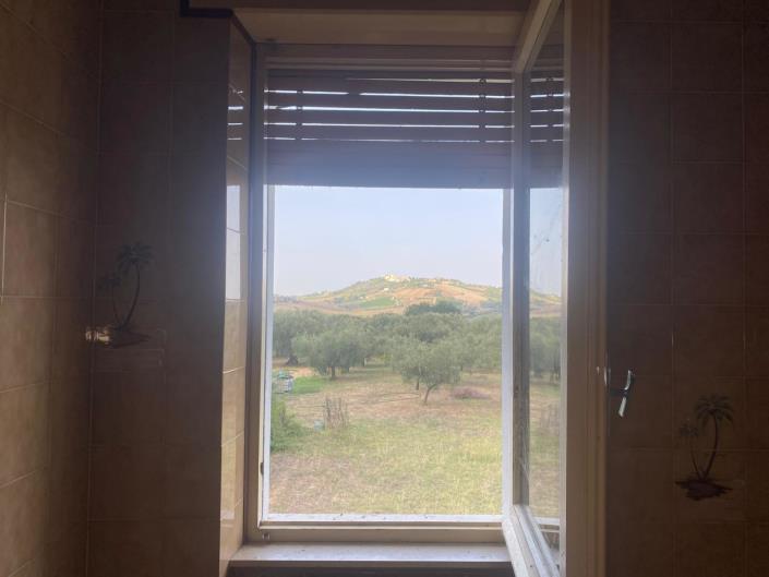 Image No.28-4 Bed Property for sale