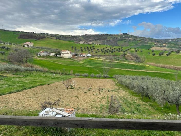 Image No.17-3 Bed Property for sale