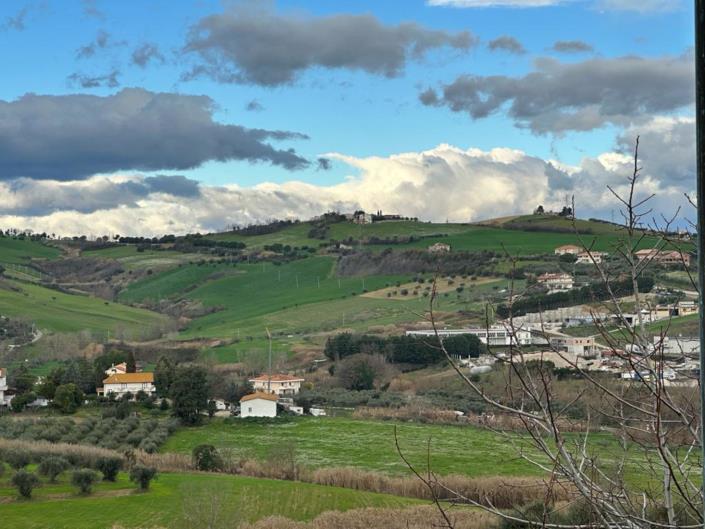 Image No.26-3 Bed Property for sale