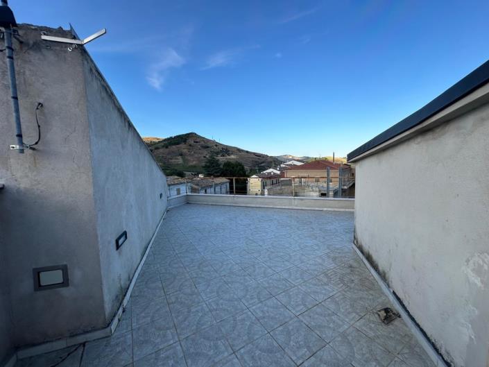 Image No.25-2 Bed Apartment for sale