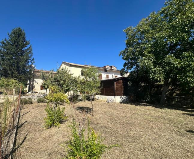 Image No.11-4 Bed Property for sale