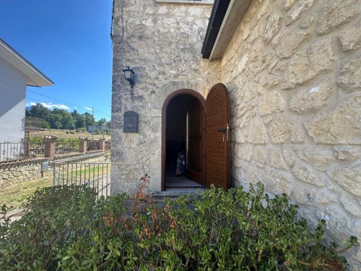 Image No.13-4 Bed Property for sale