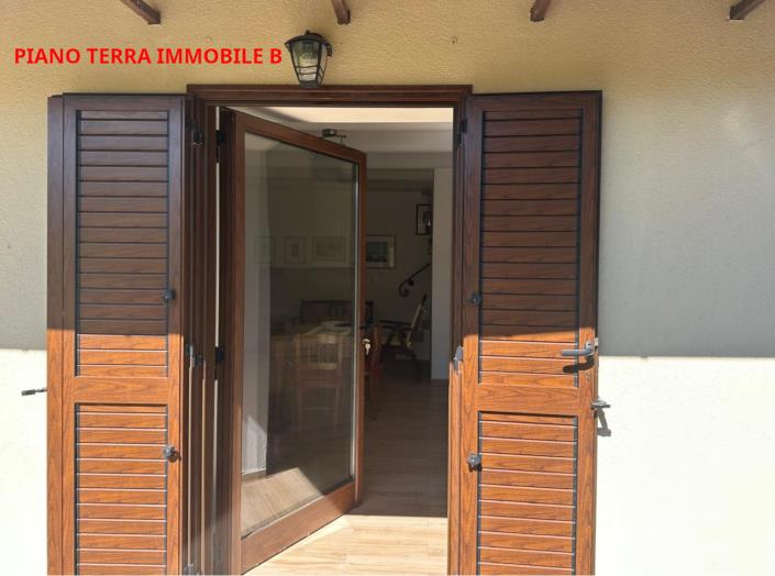 Image No.26-4 Bed Property for sale