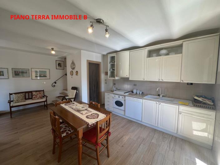 Image No.27-4 Bed Property for sale