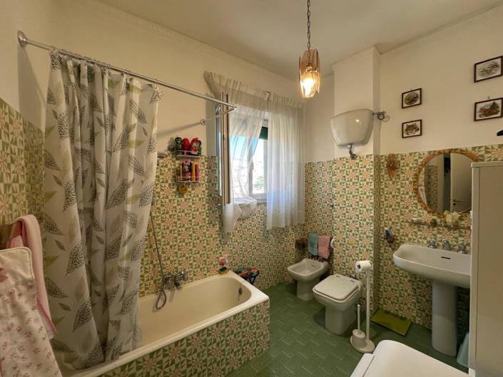 Image No.25-3 Bed Apartment for sale