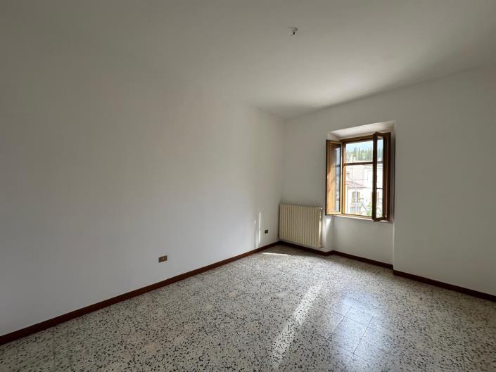 Image No.23-2 Bed Apartment for sale