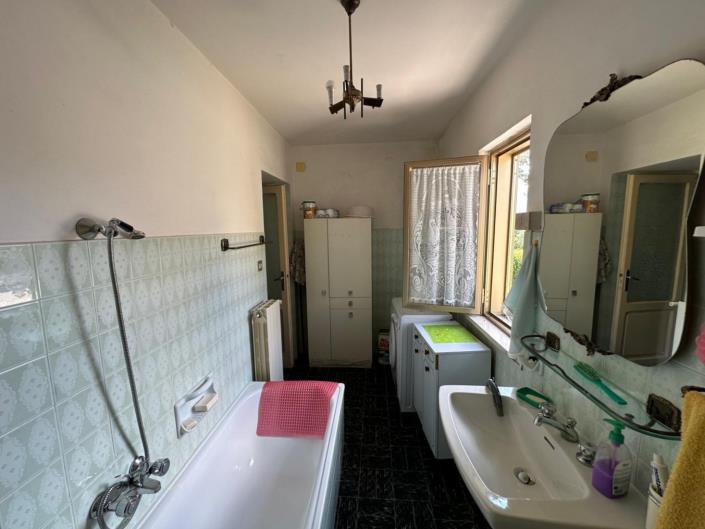 Image No.16-3 Bed Semi-Detached for sale