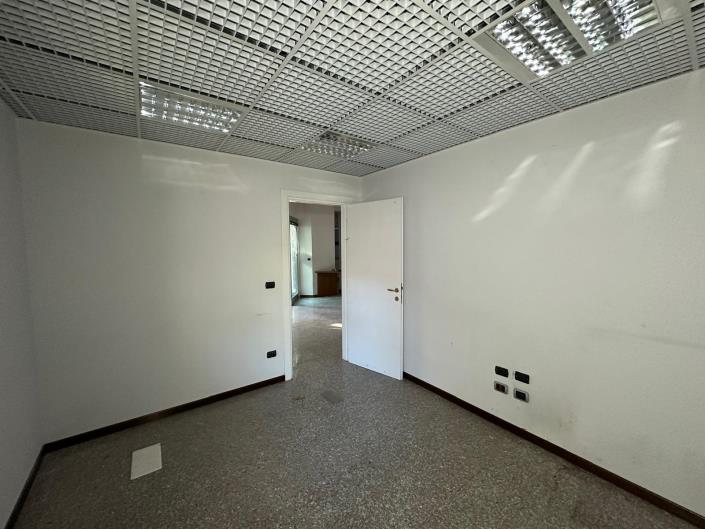 Image No.27-Commercial for sale