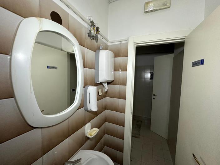 Image No.31-Commercial for sale