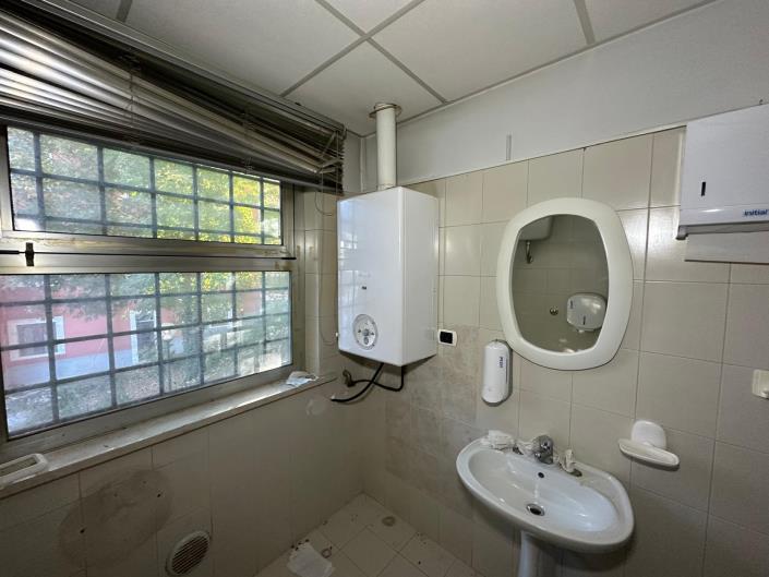 Image No.33-Commercial for sale