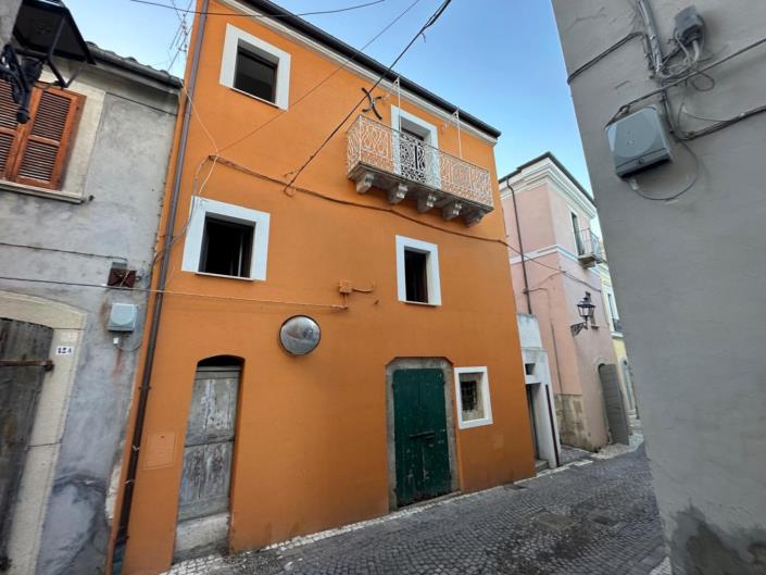 Image No.1-3 Bed Property for sale