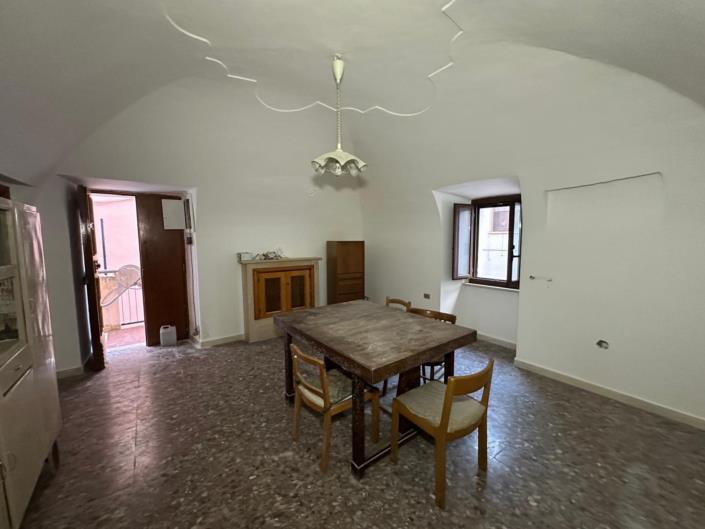 Image No.6-3 Bed Property for sale