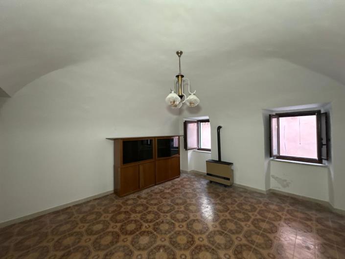 Image No.10-3 Bed Property for sale