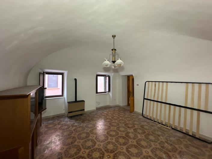 Image No.11-3 Bed Property for sale