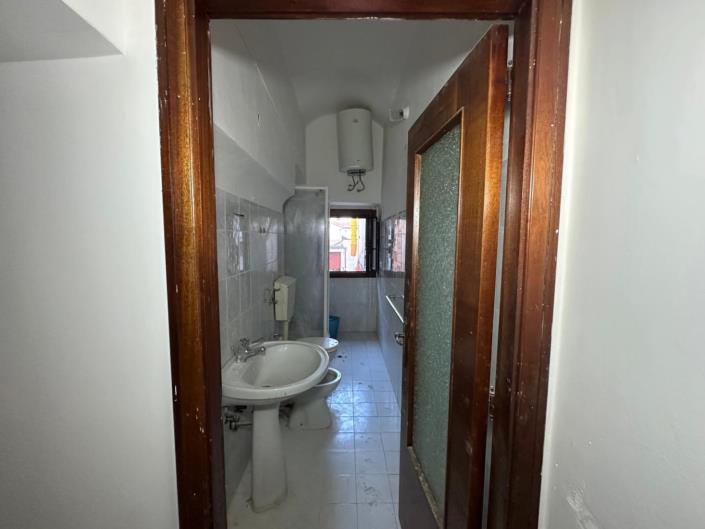 Image No.12-3 Bed Property for sale