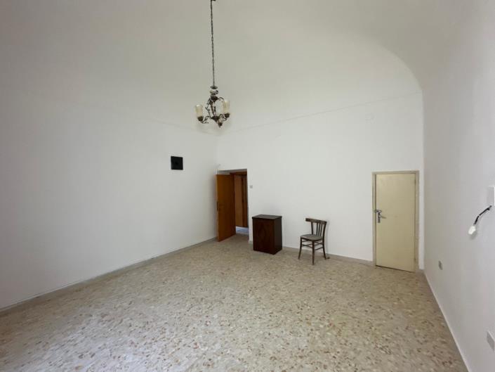 Image No.17-3 Bed Property for sale