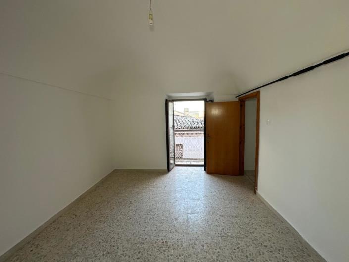 Image No.20-3 Bed Property for sale