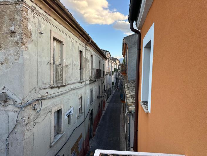 Image No.21-3 Bed Property for sale