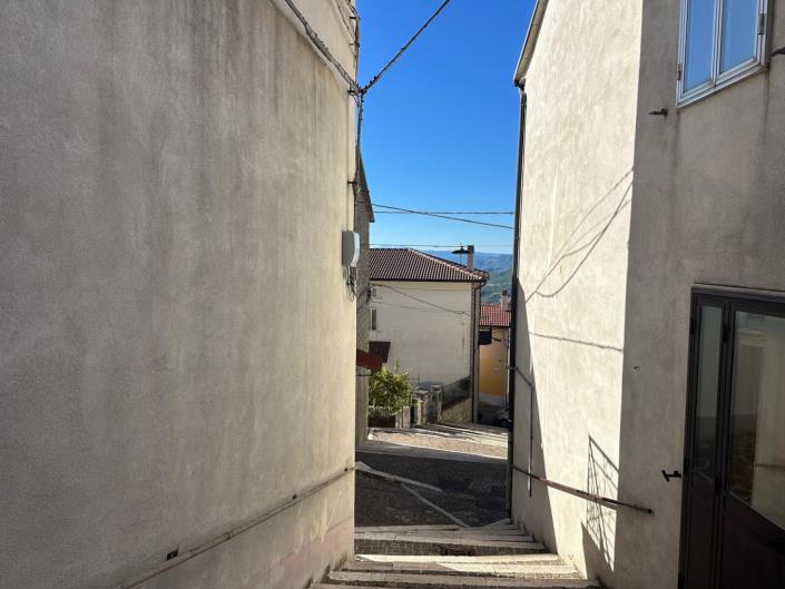 Image No.3-2 Bed Property for sale