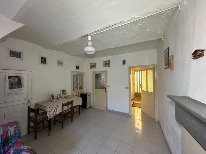 Image No.6-2 Bed Property for sale