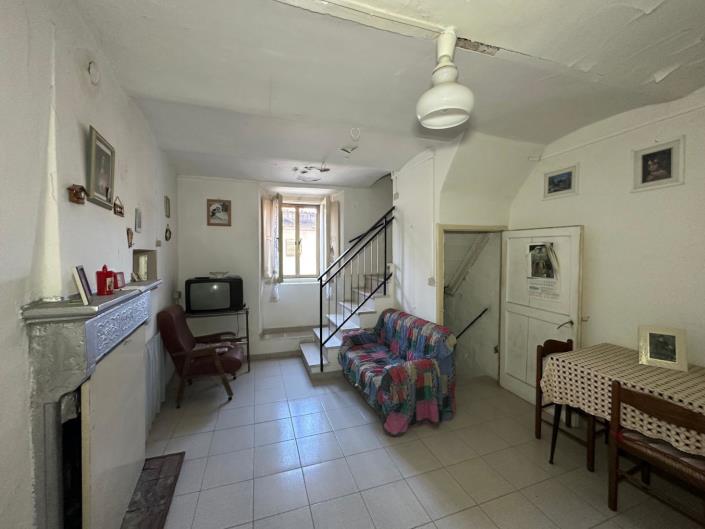 Image No.10-2 Bed Property for sale