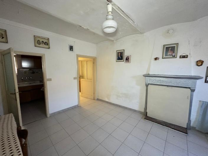 Image No.11-2 Bed Property for sale