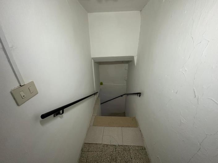 Image No.13-2 Bed Property for sale