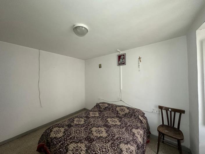 Image No.14-2 Bed Property for sale