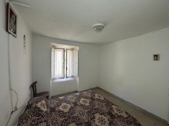 Image No.15-2 Bed Property for sale