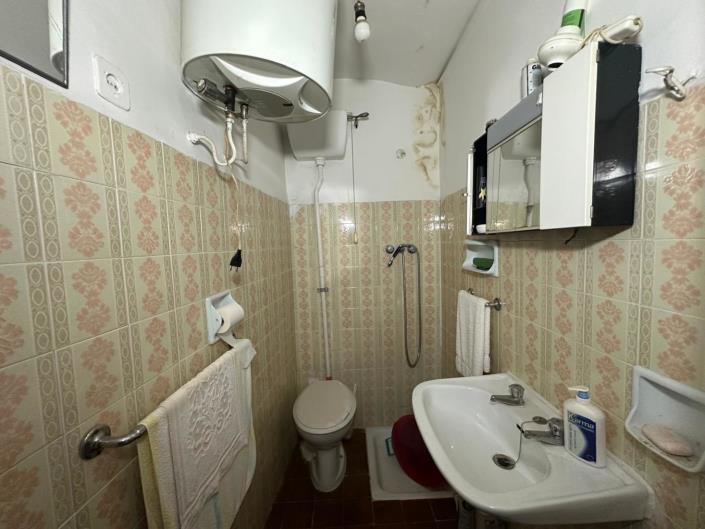 Image No.20-2 Bed Property for sale