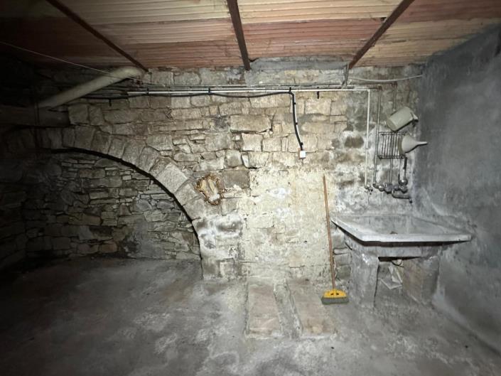 Image No.26-2 Bed Property for sale