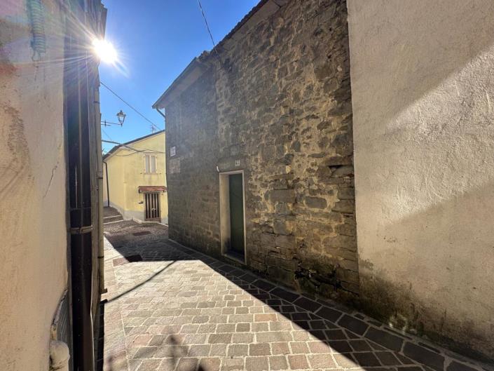 Image No.30-2 Bed Property for sale