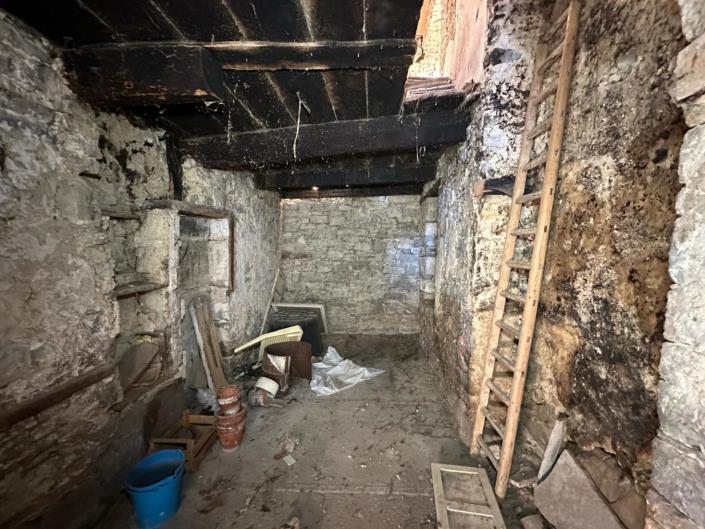 Image No.31-2 Bed Property for sale