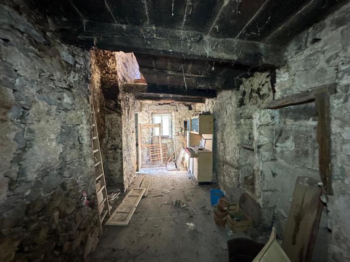 Image No.32-2 Bed Property for sale