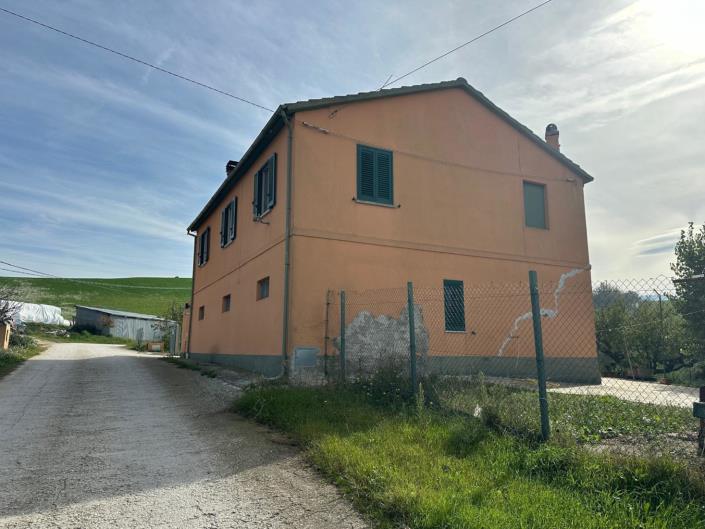 Image No.3-3 Bed Property for sale