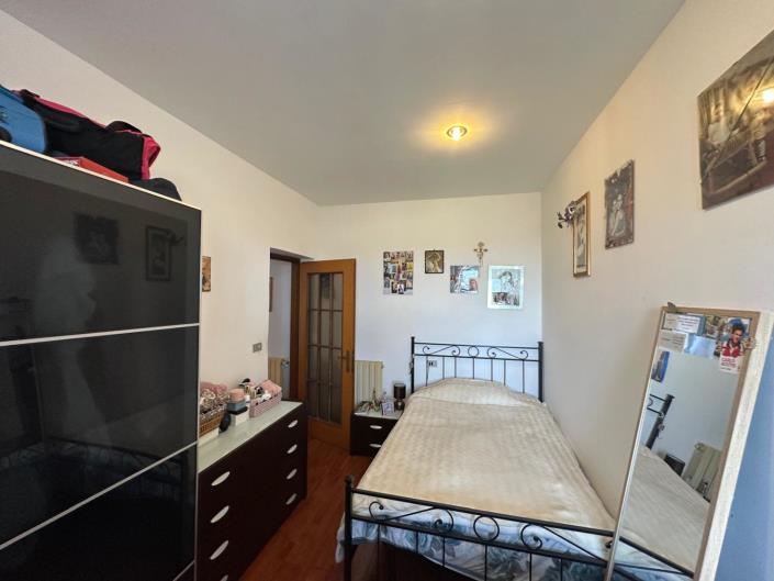 Image No.16-3 Bed Property for sale