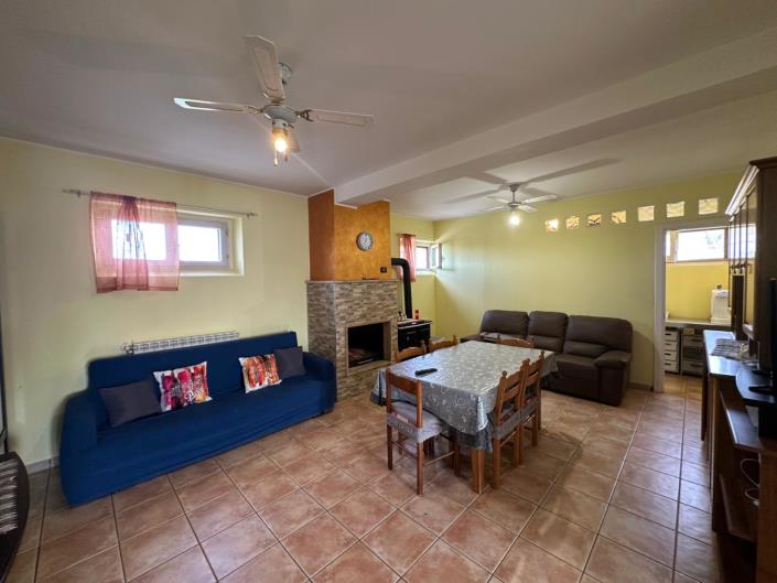 Image No.23-3 Bed Property for sale