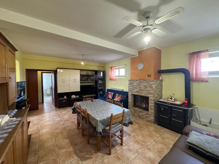 Image No.24-3 Bed Property for sale