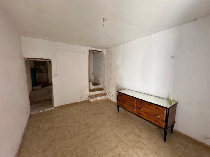 Image No.10-2 Bed Property for sale