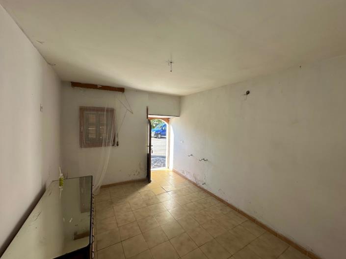 Image No.11-2 Bed Property for sale