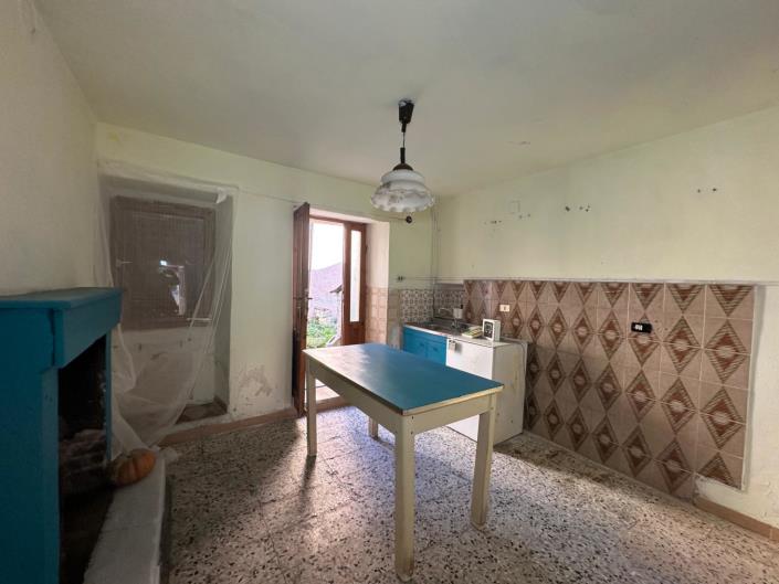 Image No.12-2 Bed Property for sale