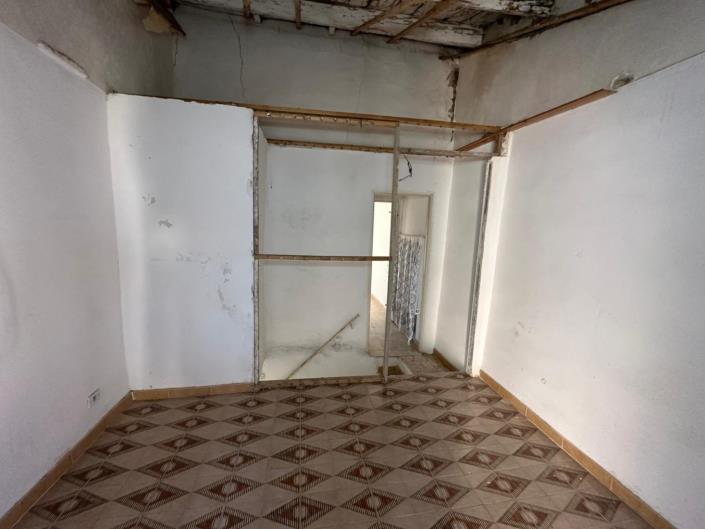 Image No.17-2 Bed Property for sale