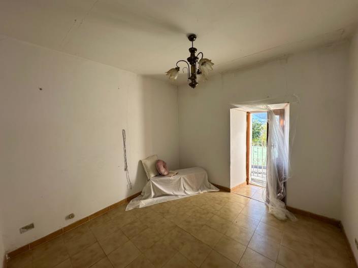 Image No.20-2 Bed Property for sale