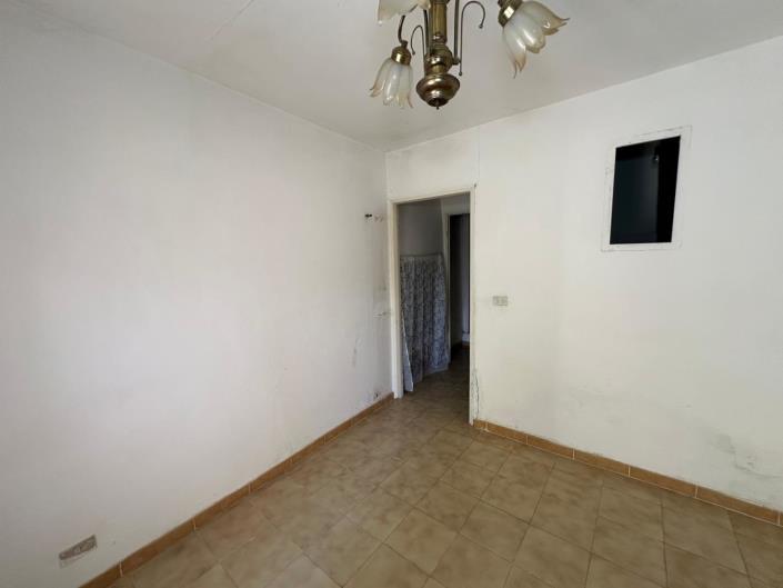 Image No.21-2 Bed Property for sale