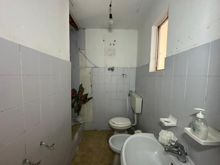 Image No.25-2 Bed Property for sale