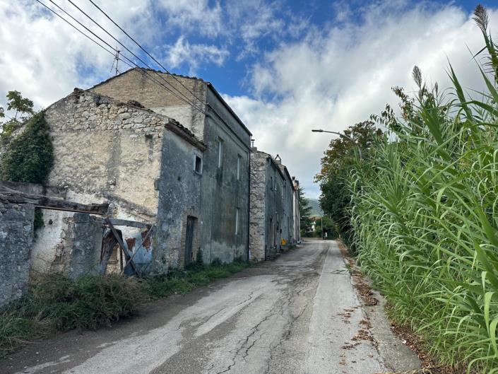 Image No.2-2 Bed Property for sale