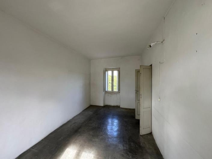 Image No.20-2 Bed Property for sale