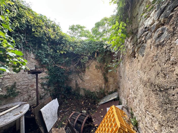 Image No.23-2 Bed Property for sale