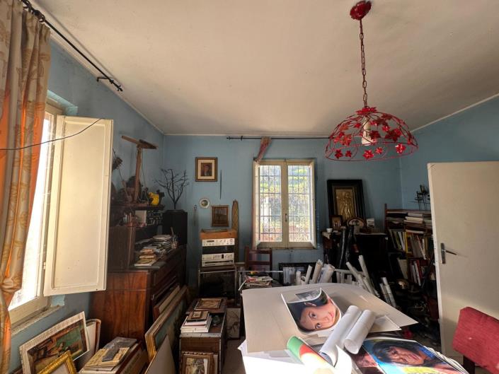 Image No.17-2 Bed Property for sale